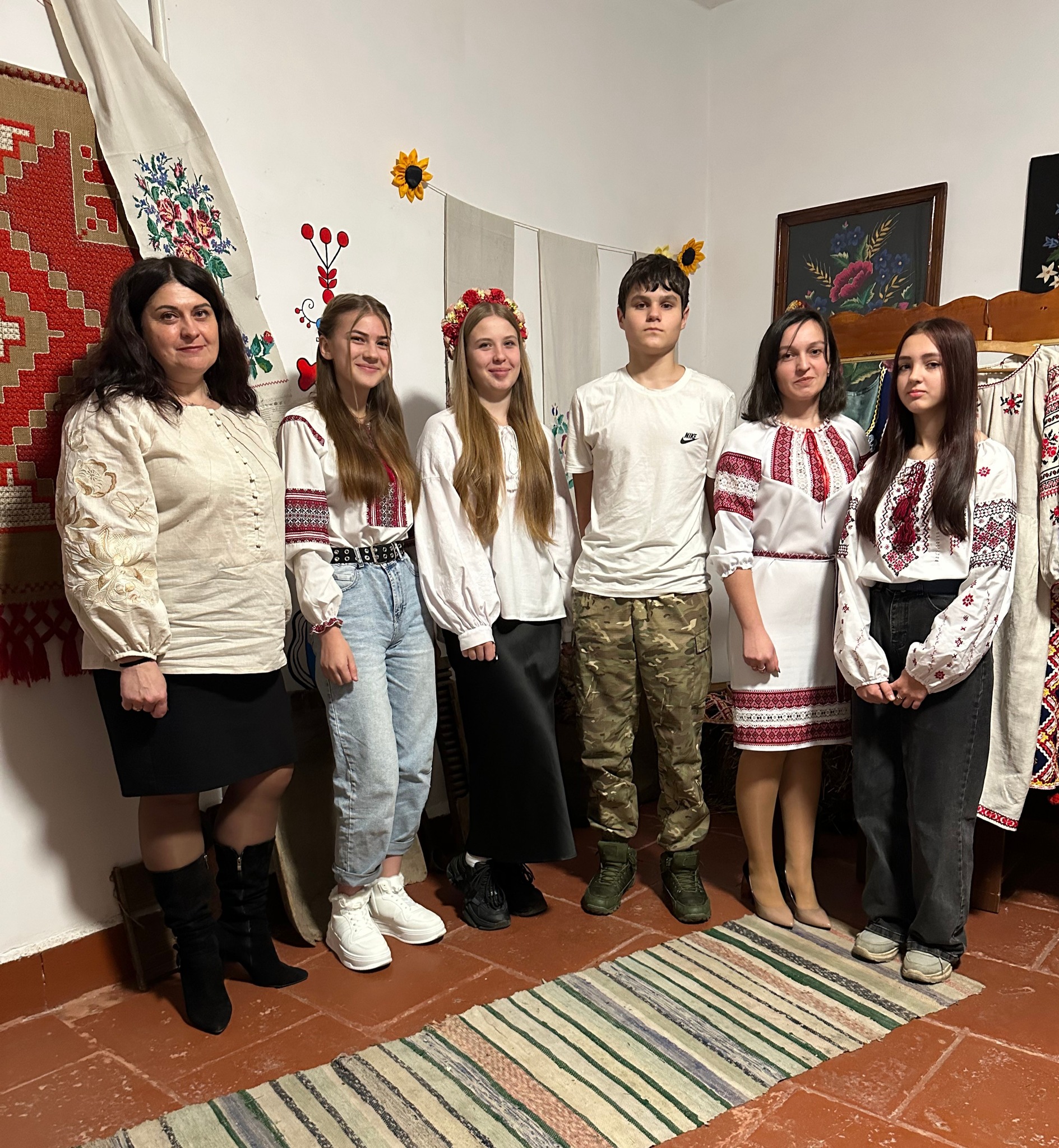 День Гідності у вишитому колі